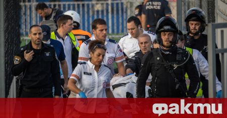 Трима израелски полицаи са ранени днес при нападение в Стария