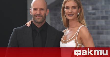 Приятелката на Джейсън Стейтъм моделът Роузи Хънтингтън Уайтли публикува в