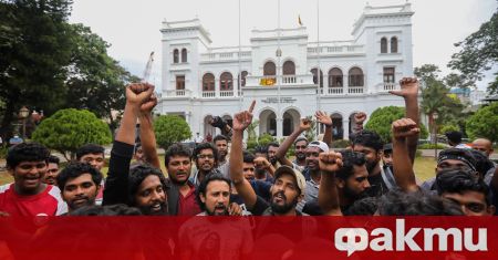 Президентът на Шри Ланка Готабая Раджапакса подаде оставка малко след