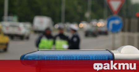 Полицията в София издирва укриващ се мъж, откраднал кола от