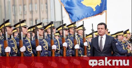 Премиерът на Косово в оставка Албин Курти се самоизолира Той