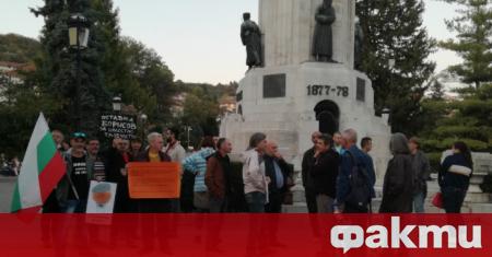 Протестиращите за 98 и ден с искане за оставката на правителството