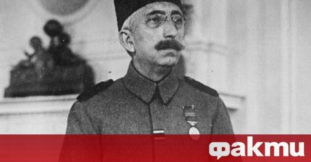 На 1 ноември 1922 г абдикира последният султан на Османската