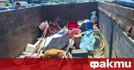 Малко над 5 6 тона отпадъци от мазета гаражи и тавани