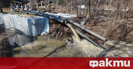 Изпускането на отпадъчни води в река Потомак която тече през