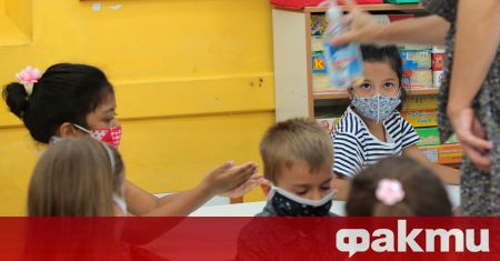 Възможно е училищата в Гърция да отворят на 8 януари