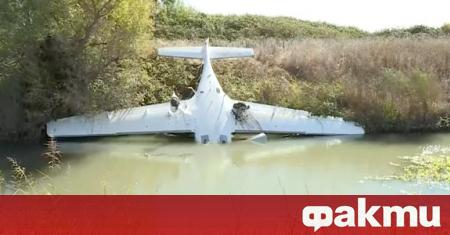 Самолет модел Cirrus SR22 падна в оризово поле в близост