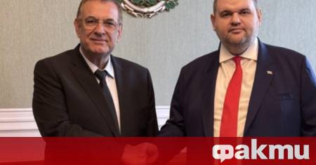 Делян Пеевски показва някаква сила мощ Пише им политическите некролози