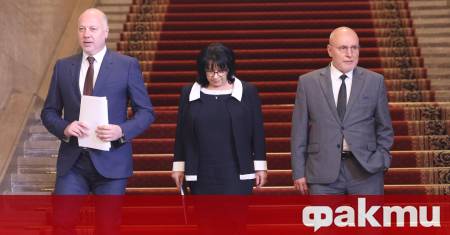 Независимо от това че ефективната дата предопределя сроковете в които