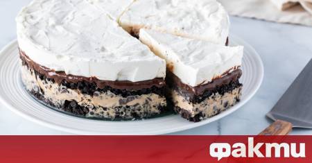 Необходими продукти Яйца – 2 броя Щипка сол Захар –