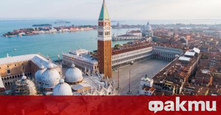 Кметът на Венеция призова туристите да се звърнат в града