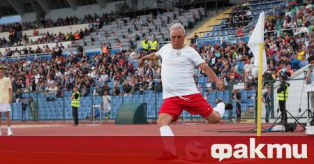 Легендарният български футболист Христо Стоичков който и до днес остава