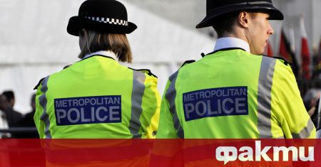 Британски полицай на мотоциклет беше ранен по време на протести
