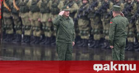 Границите на Беларус остават отворени ден след като президентът Александър