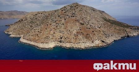 Яхта под български флаг с четирима пътници трима българи и