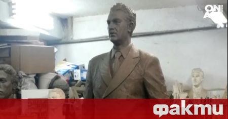Скандал с паметника на легендарния софийски кмет Иван Иванов. Монументът