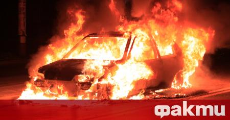 Лек автомобил SEAT Ibiza е избухнал в движение на оживена