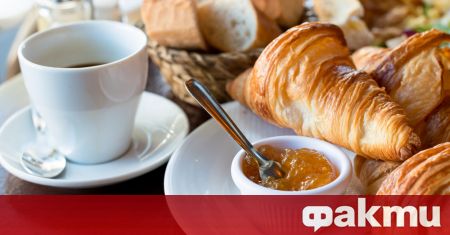 Редовната консумация на традиционната френска закуска кроасан с кафе
