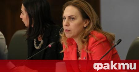 Вицепремиерът и министър на туризма Марияна Николова призова българите да