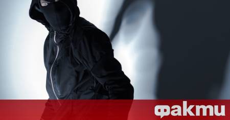 В сряда стана ясно че полицията издирва трима от групата