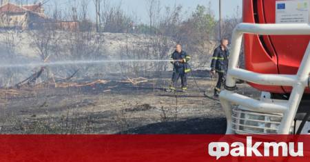 Пожар над сливенското село Селиминово изпепели над 40 декара сухи