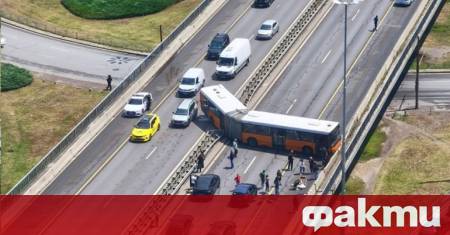 Автобус катастрофира на булевард Цариградско шосе в София в посока