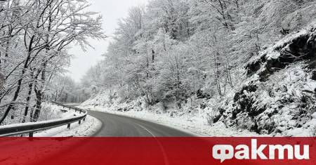Няма затворени пътища към момента заради обилния снеговалеж силен вятър