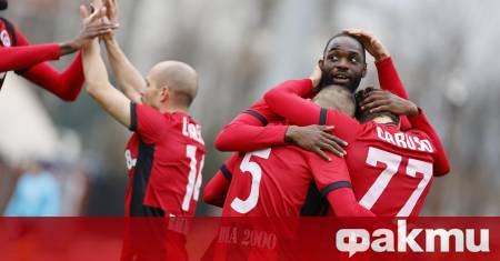 След кратка зимна пауза футболистите на Локомотив София отново стъпиха