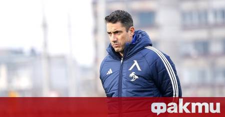 Старши треньорът на Левски Хулио Веласкес говори пред медиите преди