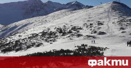 Мразовито утро на най високия връх на Балканския полуостров Мусала