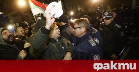 ФАКТИ публикува мнения с широк спектър от гледни точки за