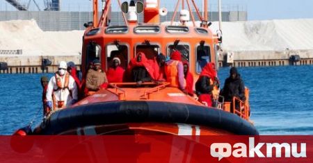 Десетки мигранти са достигнали до Европейския съюз по опасните морски
