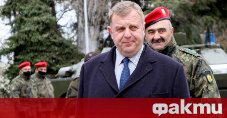 Министърът на отбраната в оставка и лидер на ВМРО Красимир