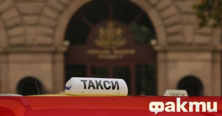 Акция срещу незаконните таксиметрови превози в София Бяха заловени двама