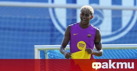 Звездата на Барселона и световния футбол Ламин Ямал е подарил