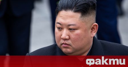 Севернокорейският лидер Ким Чен ун и неговите най приближени от обкръжението му