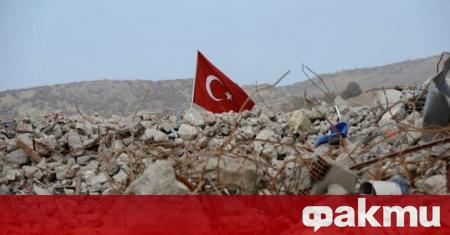Пет строителни работници са загинали в Турция след като автомобилът