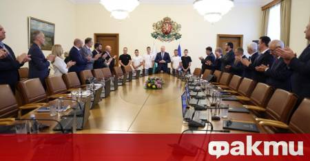 Деца се притекоха на помощ в гасенето на огъня в