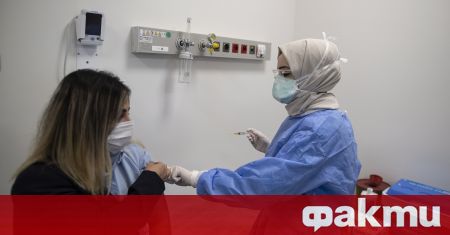 Турция започва имунизации с китайския препарат на „Синовак“. Първи ще