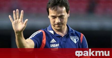 Бразилската преса твърди, че треньорът Фернандо Динис на елитния Сантос