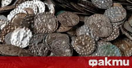 Шведски рибар откри древни монети докато ровил за червеи съобщи