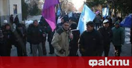 Синдикалистите от КТ „Подкрепа“ във ВМЗ – Сопот обявиха стачна