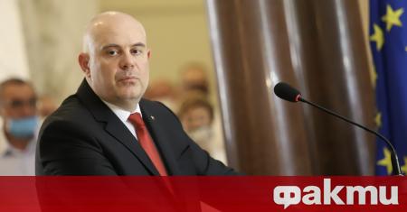 Главният прокурор Иван Гешев внесе в Народното събрание доклад за