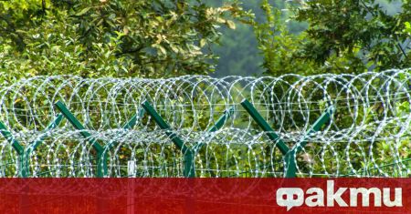 Словенски войници започнаха днес отстраняването на телената ограда против мигранти