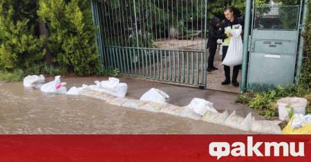 Няколко приземни етажи на къщи в столичния квартал Модерно предградие