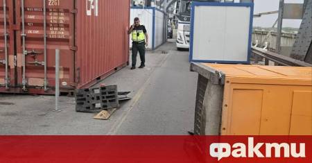 В Плевен при лятна буря за шест минути паднаха осем