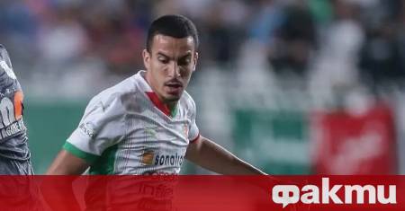 Левски води напреднали преговори за привличане на алжирския халф Акрам