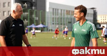 Легендата на българския футбол Христо Стоичков официално откри футболна академия