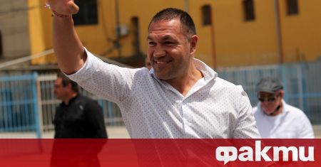 Боксовата звезда Кубрат Пулев изненадващо посети сръбския град Димитровград, където