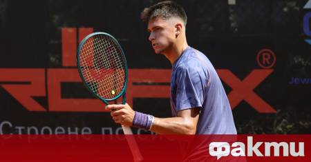 Александър Василев се класира за осминафиналите на сингъл при юношите